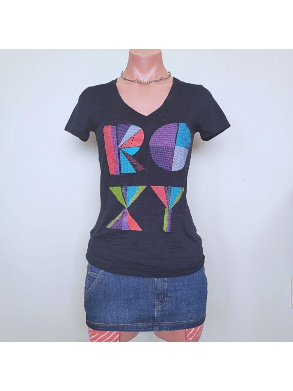 Roxy Nineties Casual V-Neck Soft Cotton Blend Basic Tee (S)